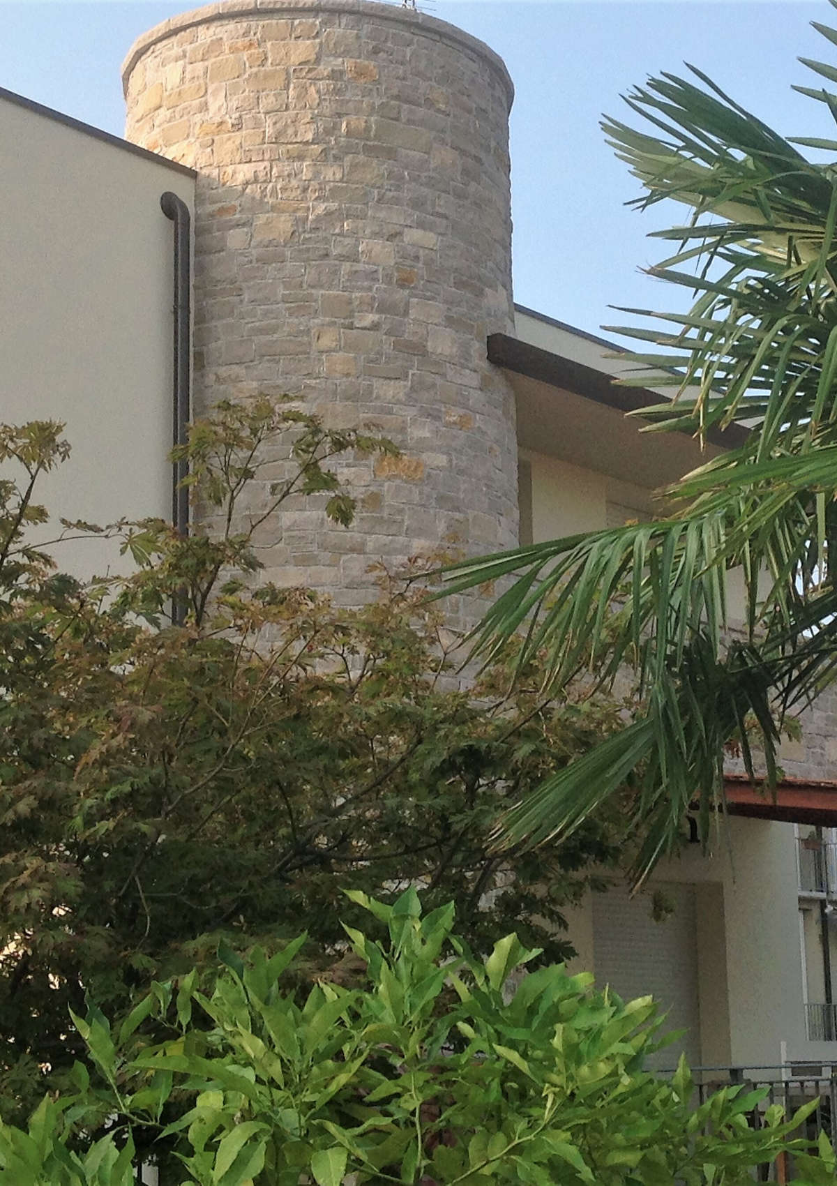 Rivestimento villa in pietra di Credaro segata