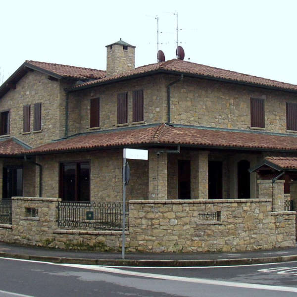 Artigiani Pietra Credaro - Rivestimento Villa in Pietra naturale